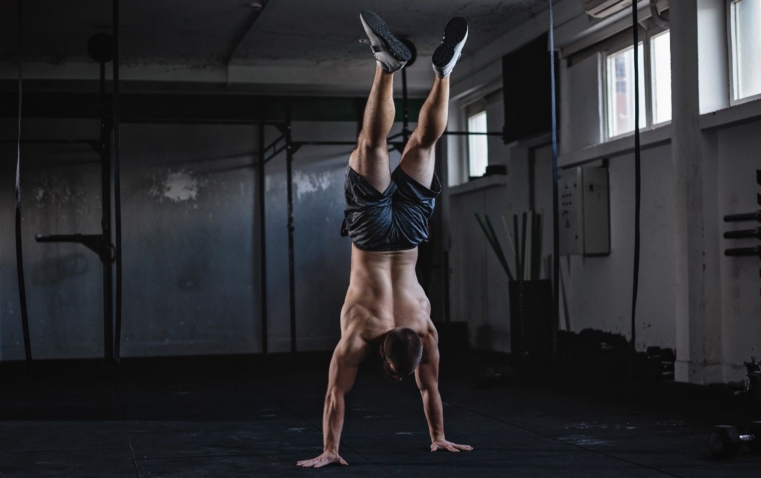 how to build upper body strength for beginners at home